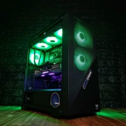 PC Armada Ryzen 7 9700X | B650M | 32GB RAM | RTX 5070 | 1TB SSD | 850W | Divider 370 | WC 240MM